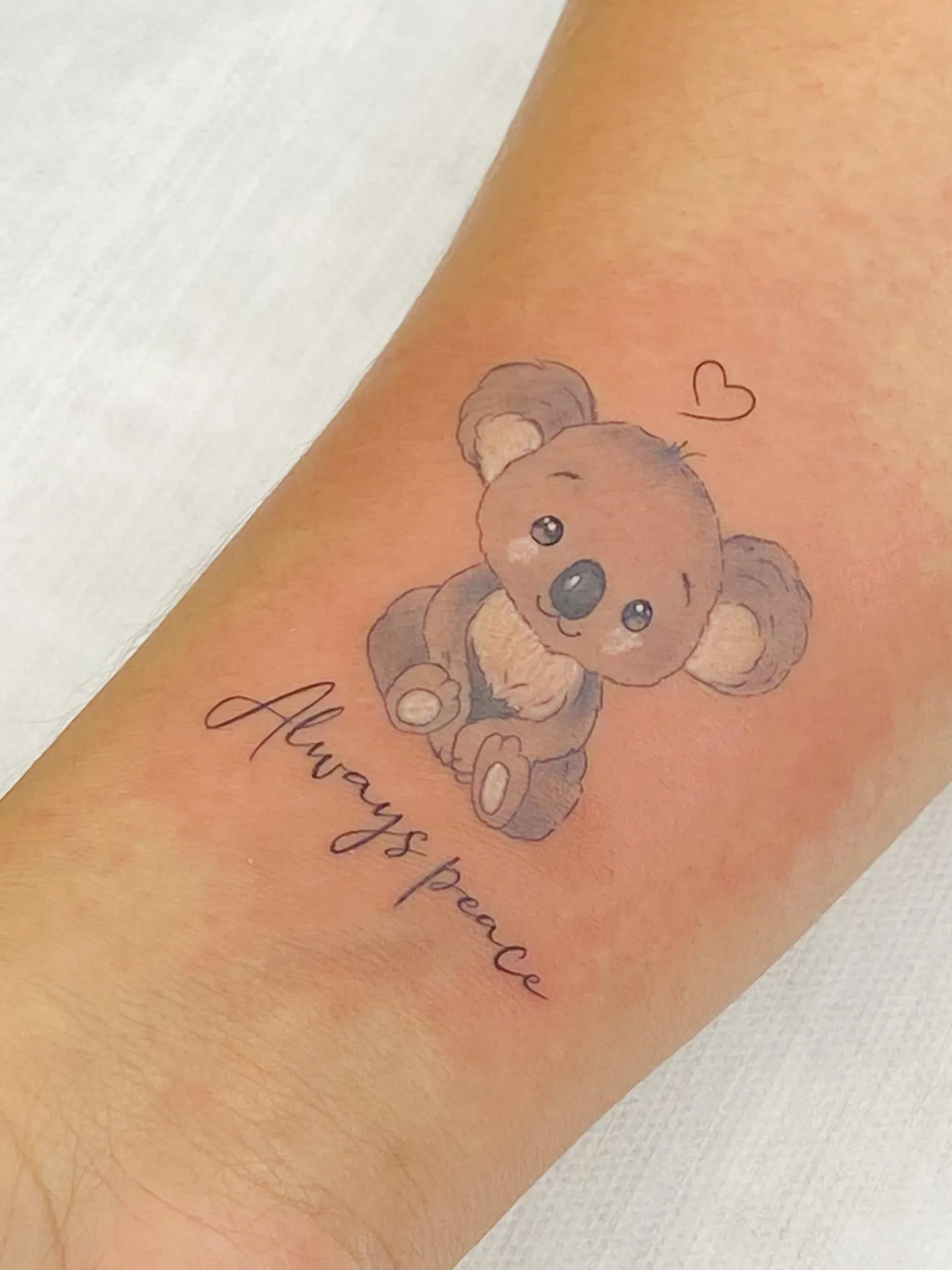 Tatuaje microrrealismo en antebrazo