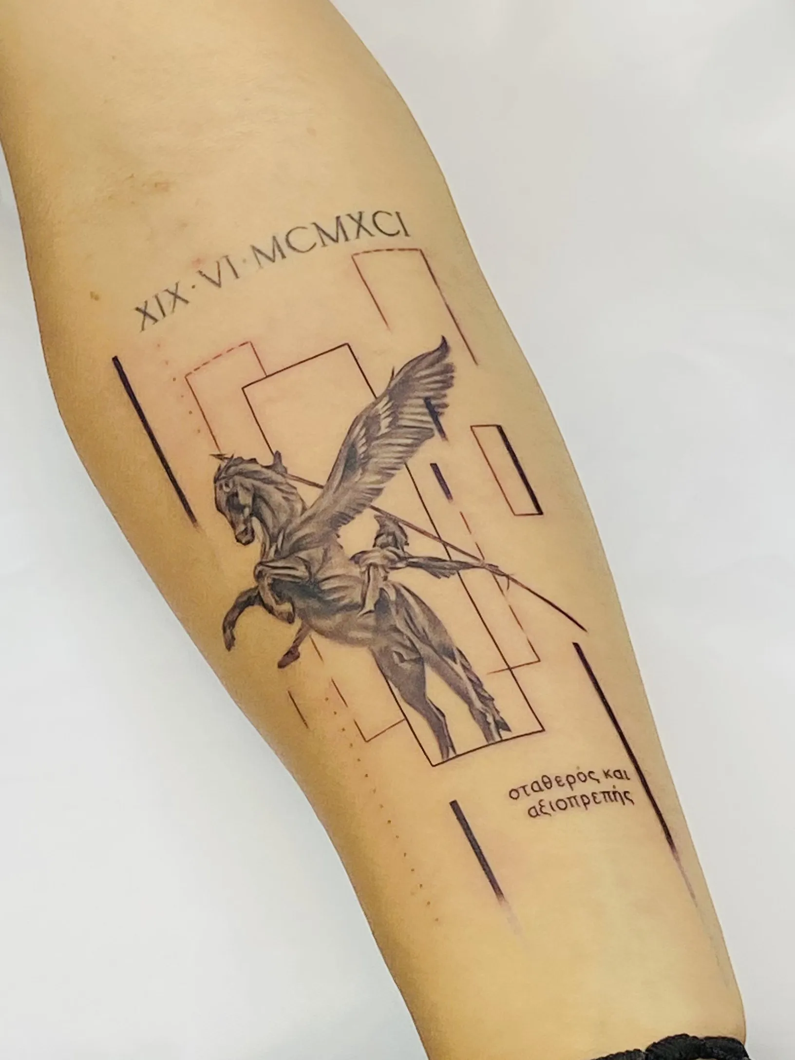 Tatuaje microrrealismo en antebrazo